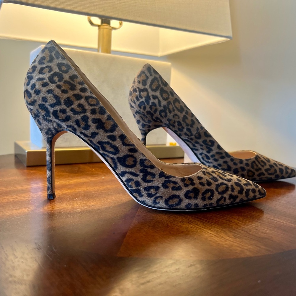 Manolo Blahnik Brown Leopard Print Heels